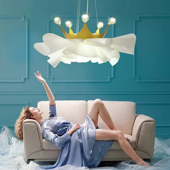 Златна корона кристални полилеи LED момиче спалня лампи прости модерни топла детска стая хол маса за хранене полилей