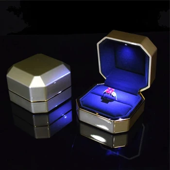 Луксозен площад кадифе сватбен пръстен бижута изложбена стойка с Led Light предложение годежен пръстен висулка кутия бижута организатор